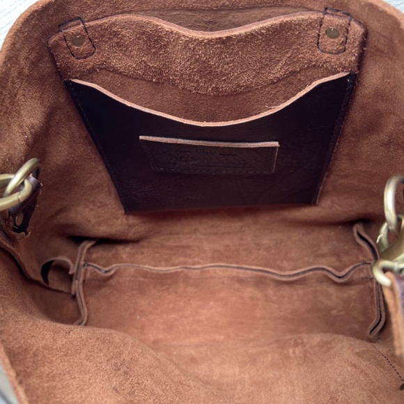 PORTLAND LEATHER GOODS Medium Crossbody Tote in Coldbrew Pebbled Leather - Picture 13 of 16